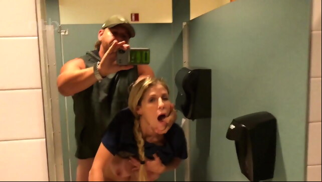 Boss Visits The Sexy Nurse in Hospital's Bathroom xxx amateur video