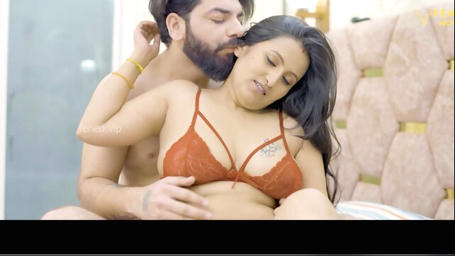 Hot Indian couple romance hard in bedroom hard fucking xxx hindi audio video