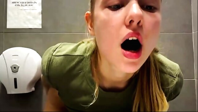 Extreme Public Fingering tight anal close up. Vibrator in ass xxx amateur video